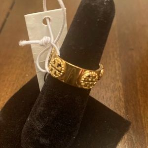 Tory Burch  ring size 7